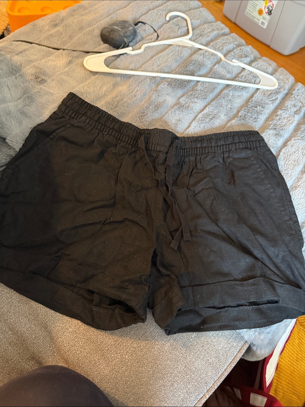 Old Navy Black Drawstring Athletic Shorts - Picture 1 of 1